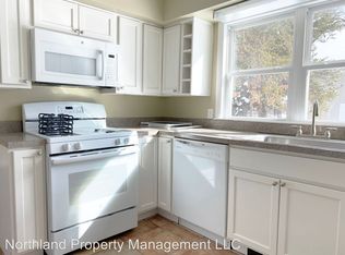 939 Avenue E E, Traverse City, MI 49686