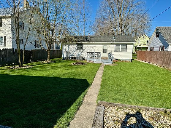 3rd image of 1012 Wingert St