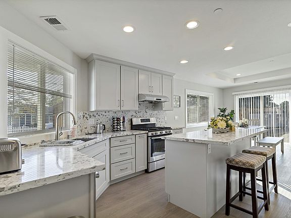 5th image of 499 Clifton Ave