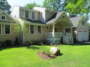 45 Starr Dr, Narragansett, RI 02882