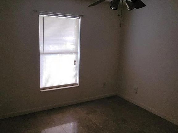 5th image of 2906 Plaza Terrace Dr