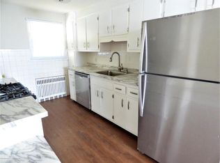 69 High St, Eatontown, NJ 07724