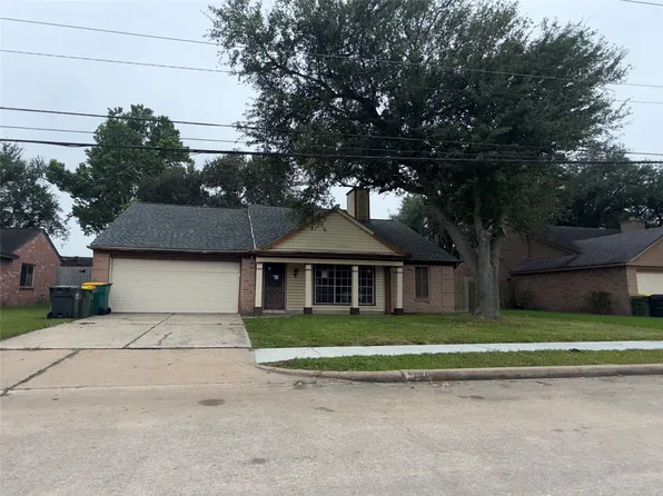 2430 Shady Bend Dr, Pearland, TX 77581