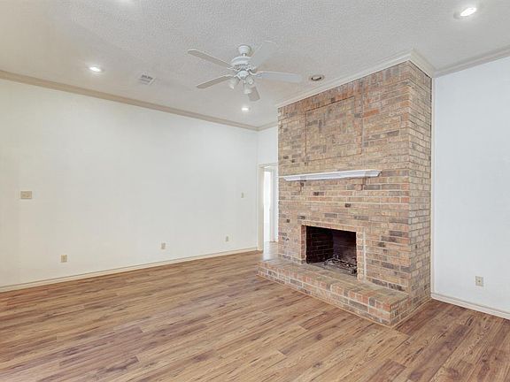 4th image of 105 Oakhaven Dr
