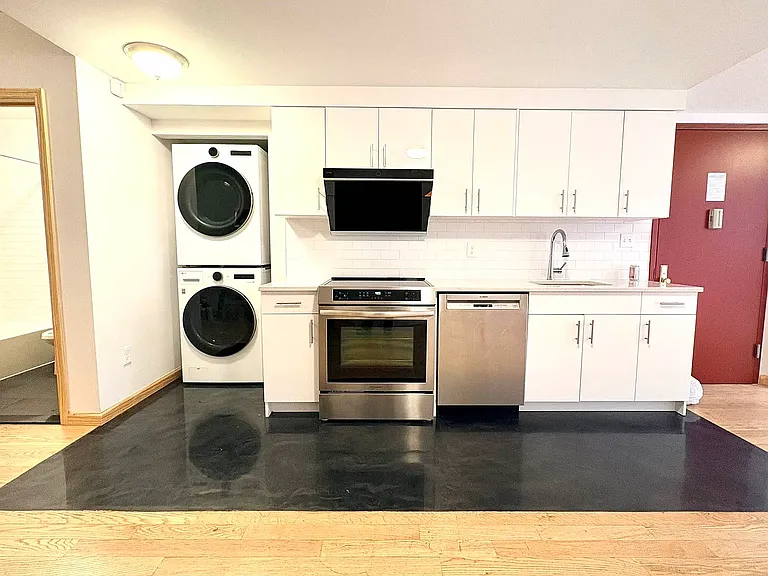 31 Spring St #1 — Photo 2