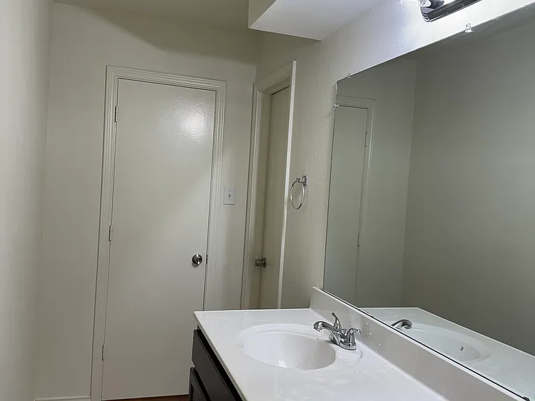 2217 Woodcreek #A — Photo 7