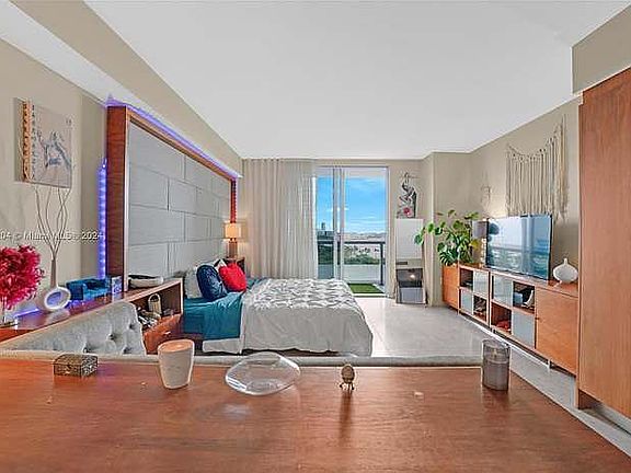 2nd image of 50 Biscayne Bl 803 #803