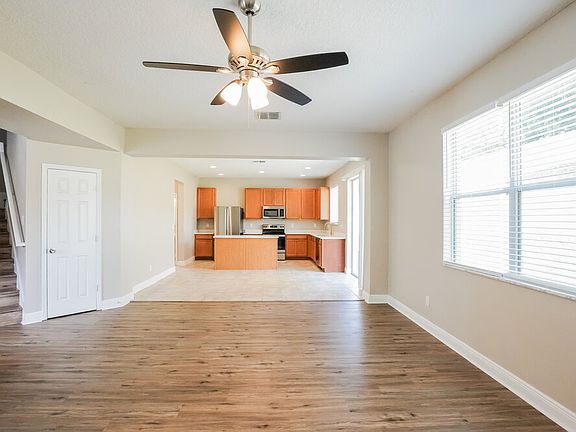 5th image of 767 Lakeview Pointe Dr