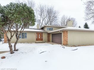 981 W Stearns Rd, Bartlett, IL 60103