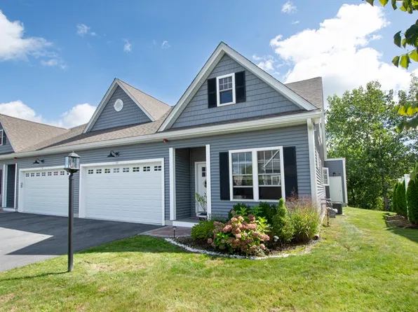 707 Southwood Ln #707, Clinton, MA 01510