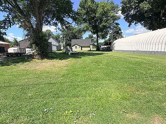 3rd image of 611 5th St