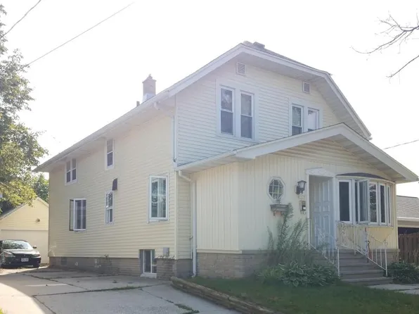 1135 S 22nd St, Manitowoc, WI 54220