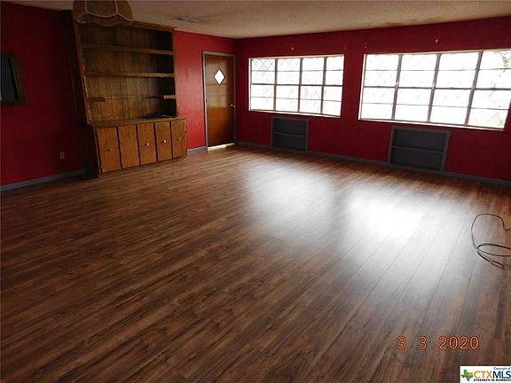 5th image of 606 S 10th St