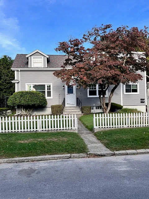 2 Third School St #1