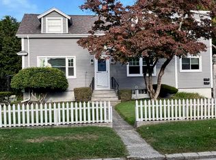 2 Third School St #1, Bristol, RI 02809