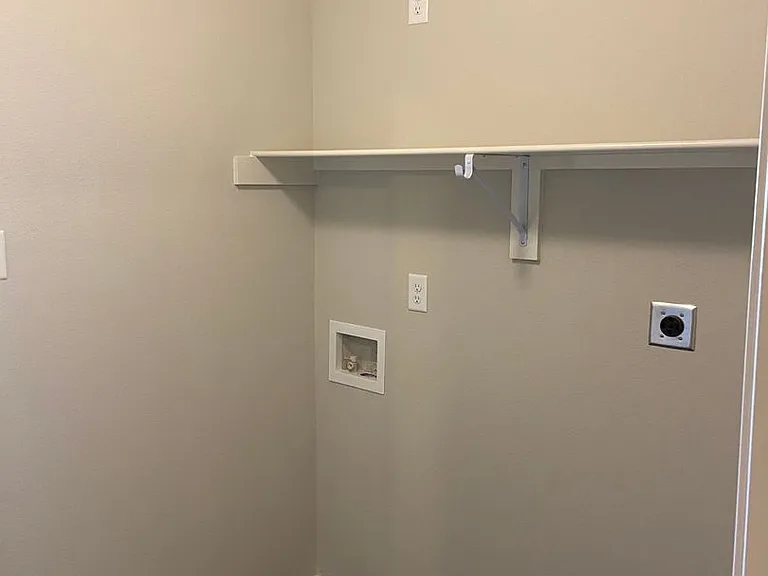 2515 Grand Ln — Photo 17