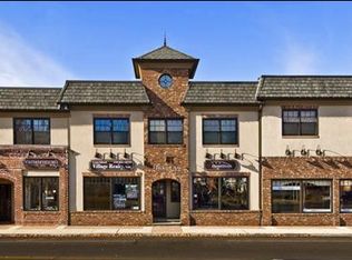 2 Jackson Ave, Syosset, NY 11791