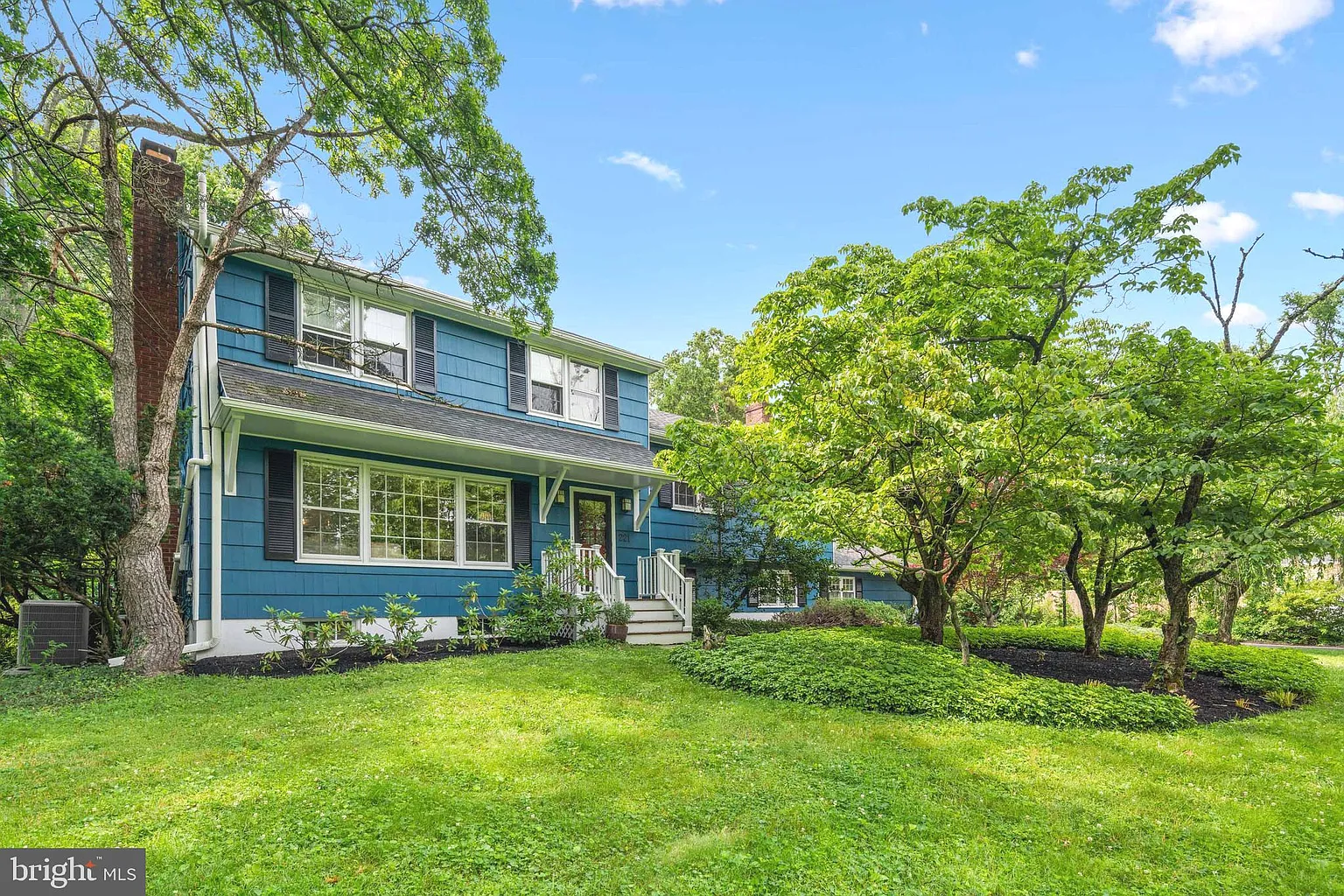 221 Shadybrook Ln photo 1