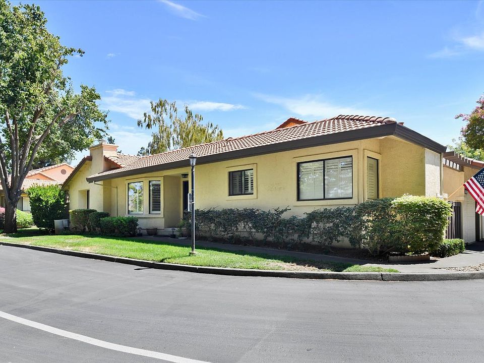 1st image of 29 Fountain Grove Circle
