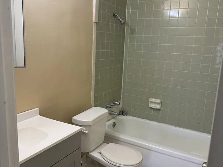 2021 Austin Ave — Photo 5