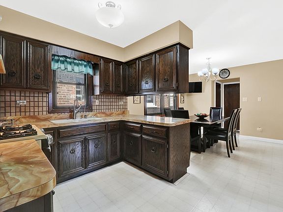 3rd image of 5547 S Neenah Ave