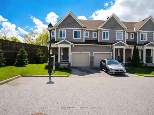 60 Canterbury Dr #12, Saint Catharines, ON L2P 0E7