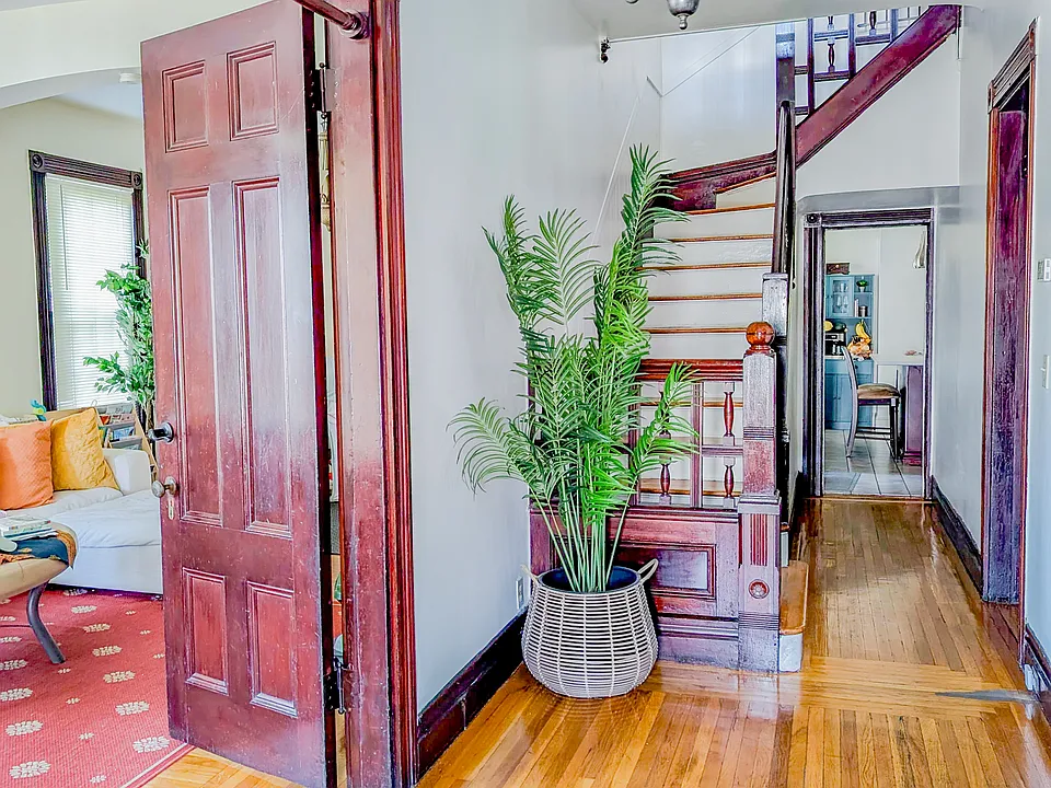 15 Rosseter St #1