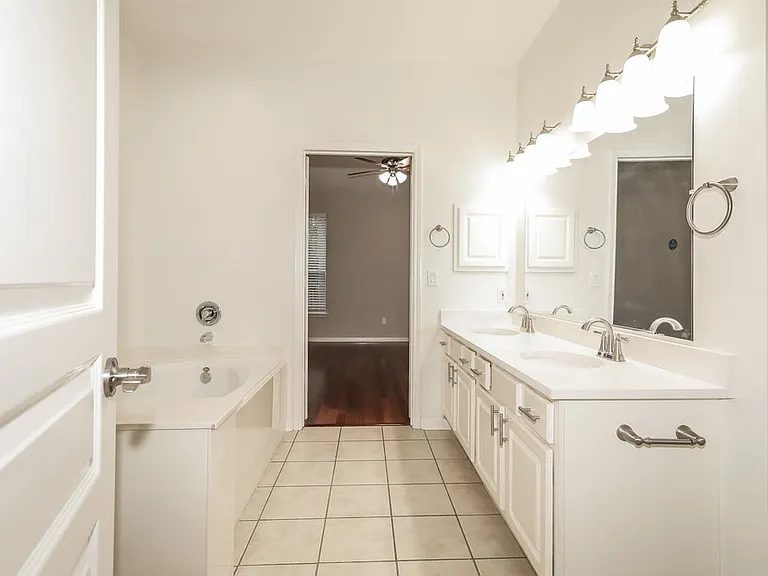 19 Rosewater Pl — Photo 11