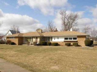 902 S Front St, Chesaning, MI 48616