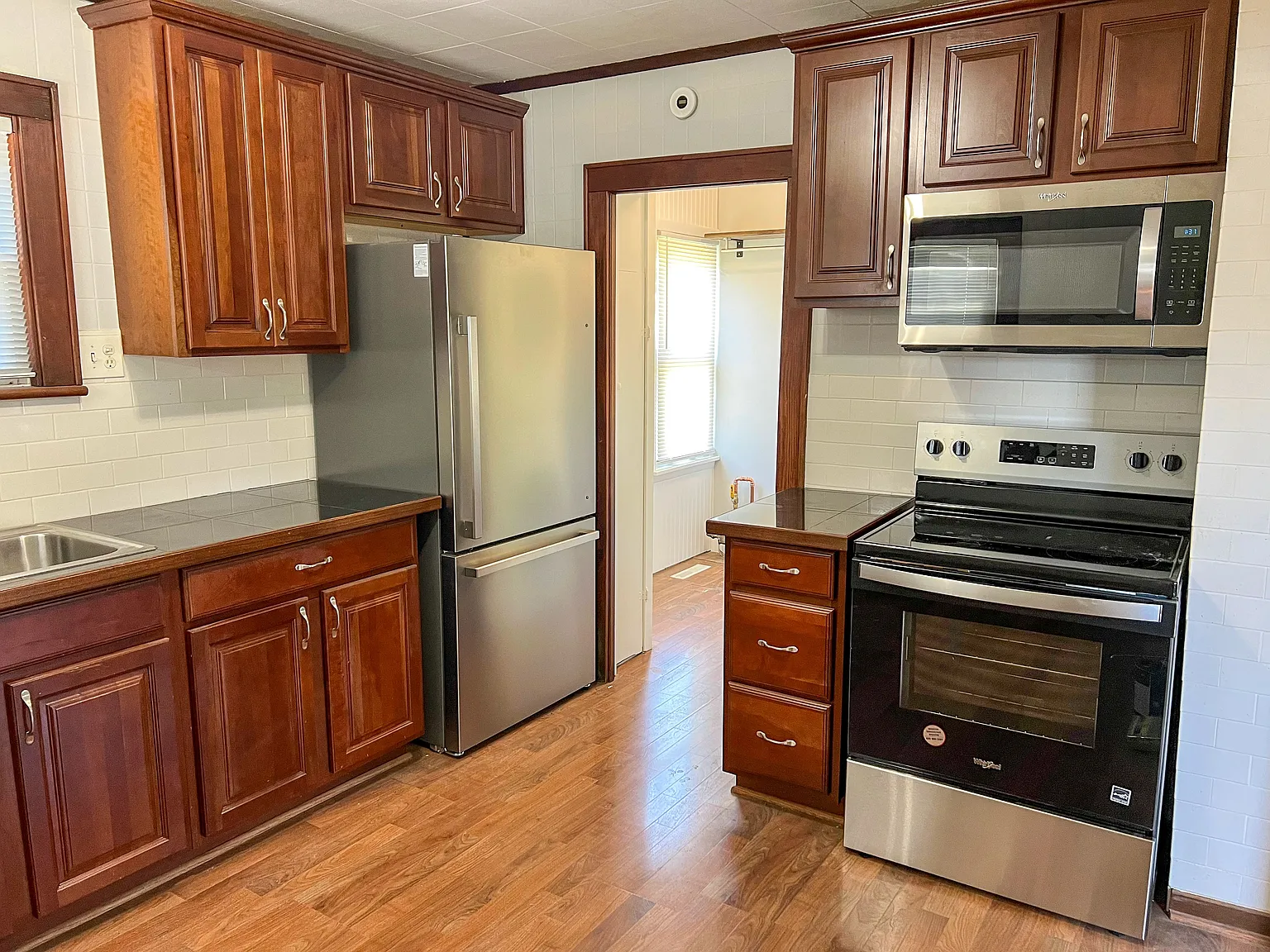 2 bed, 1.0 bath, 804 sqft, $1,650 — Photo 4