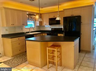 21 Roca Sola St, Toms River, NJ 08757