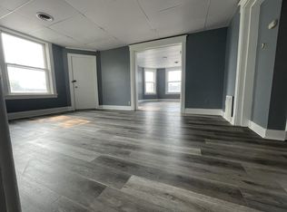 417 E Cook St #C, Springfield, IL 62703