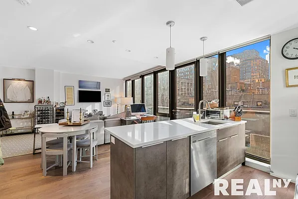 Rented by REAL New York | media 19