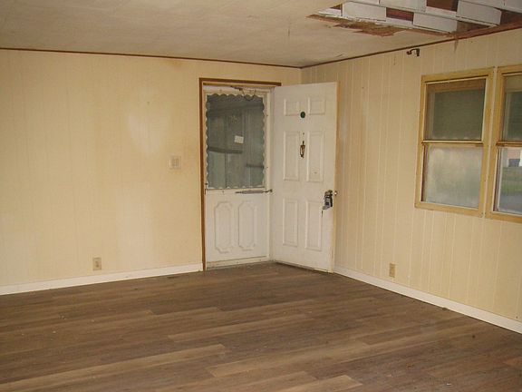 4th image of 2713 Echo Ln
