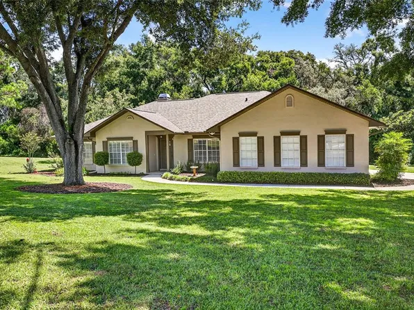 11240 Grandview Dr, Dade City, FL 33525