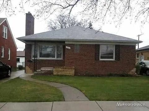 18211 Empire Ave photo 1