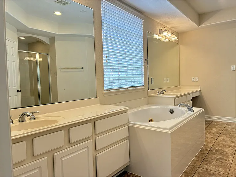 14207 Parable Ln — Photo 13