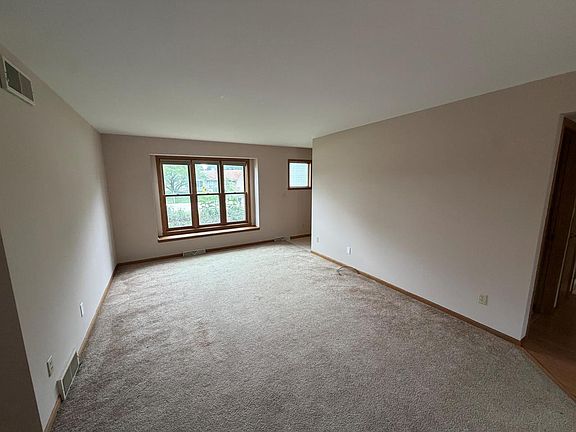 5th image of 1505 Oxford LANE #1507