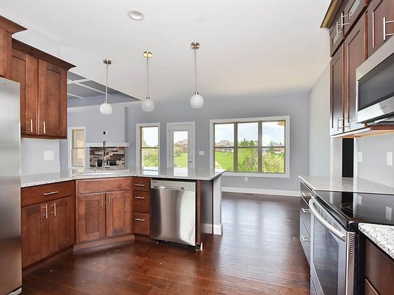 5th image of 109 Tuscany Way