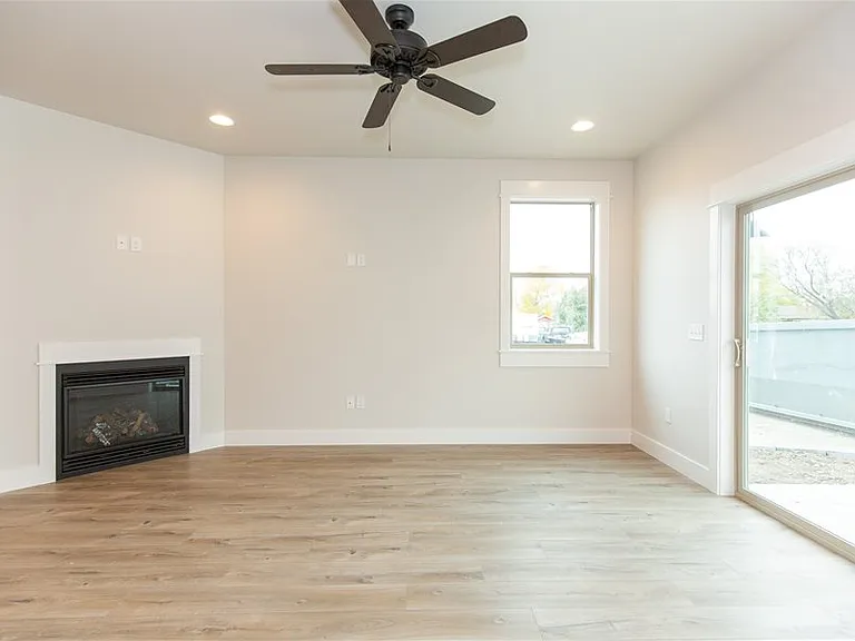 1211 W Summit St #A — Photo 8