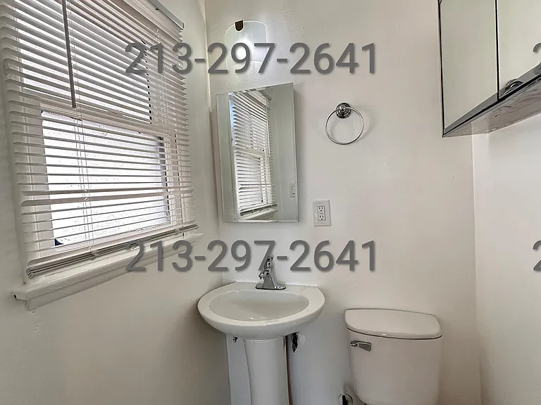 7015 Lanewood Ave #8 — Photo 9