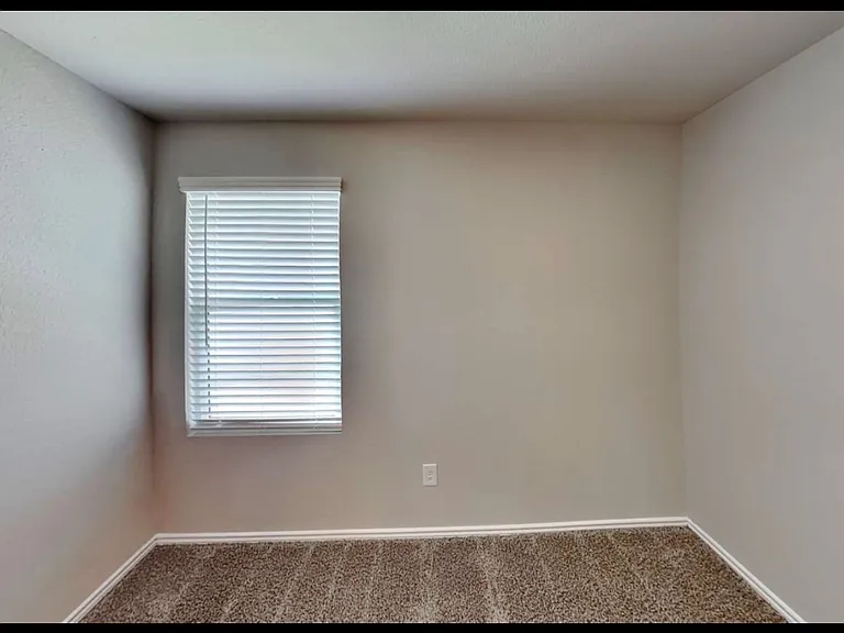 1408 Meadowlark Dr — Photo 10