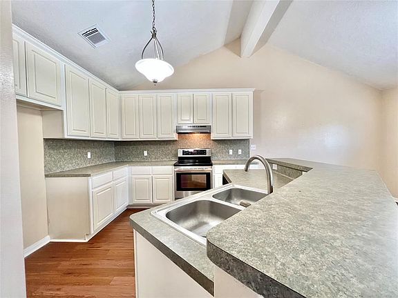 4th image of 9703 Amberjack Dr