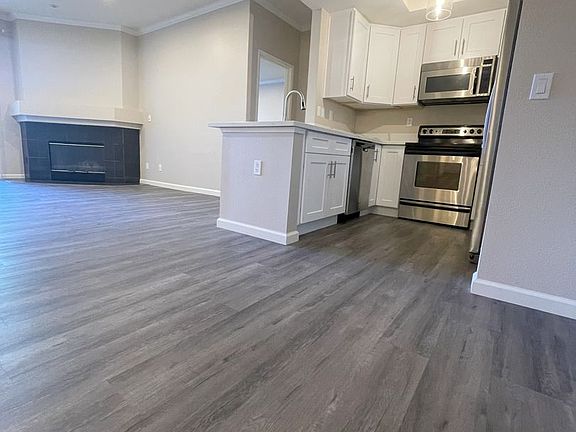 4th image of 2020 Camino De La Reina Unit 114