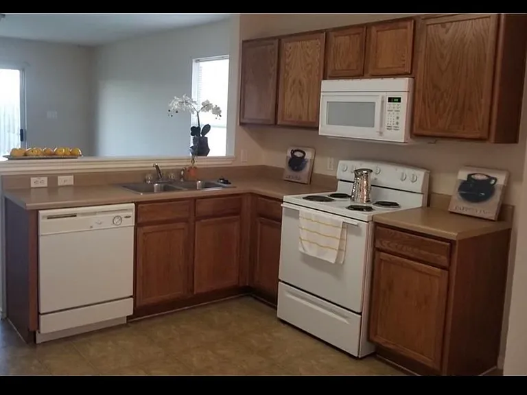 5708 Colinton Ave — Photo 6