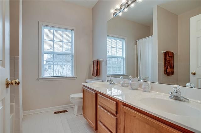 2nd image of 6328 Willow Oak Dr