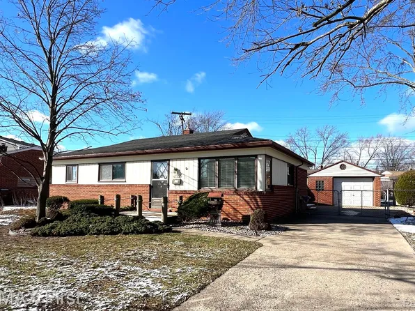 47255 Eldon Dr, Shelby Township, MI 48317