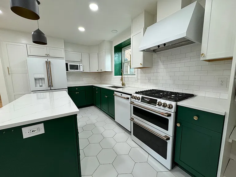 2201 W Gordon St — Photo 19