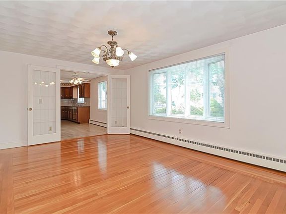 4th image of 92 Hazelwood Ave
