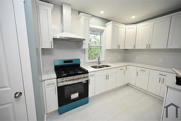 16 Greenwich St #1 — Photo 1